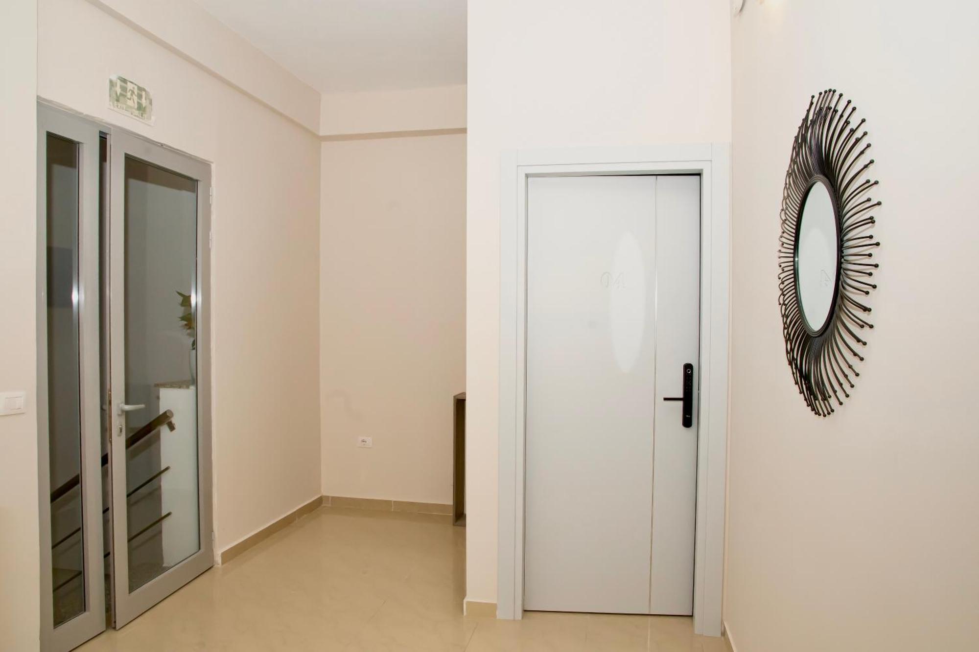 Alv Rent Rooms Vlore Ngoại thất bức ảnh