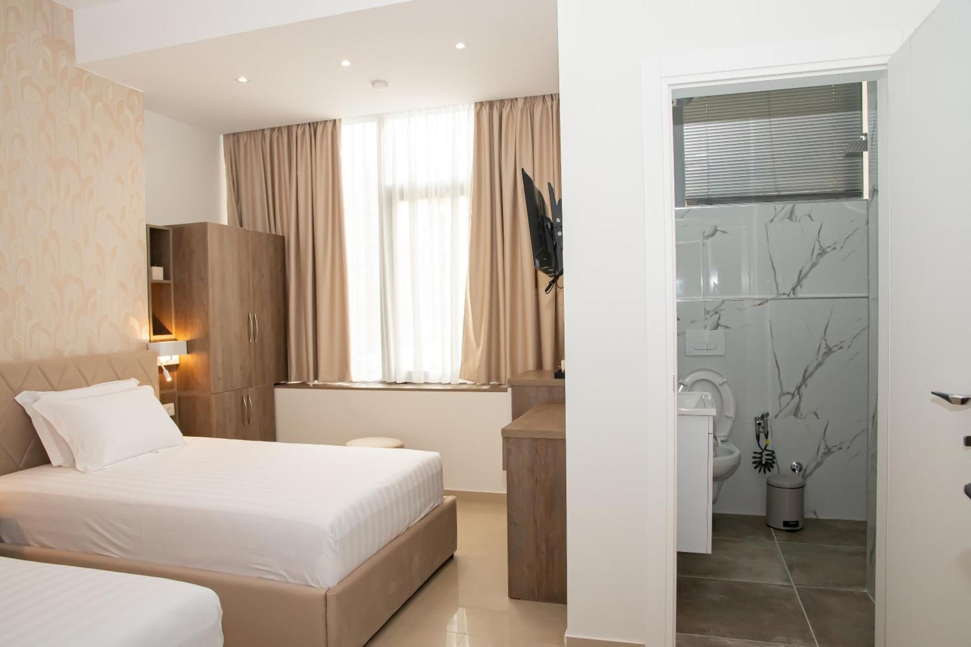 Alv Rent Rooms Vlore Ngoại thất bức ảnh