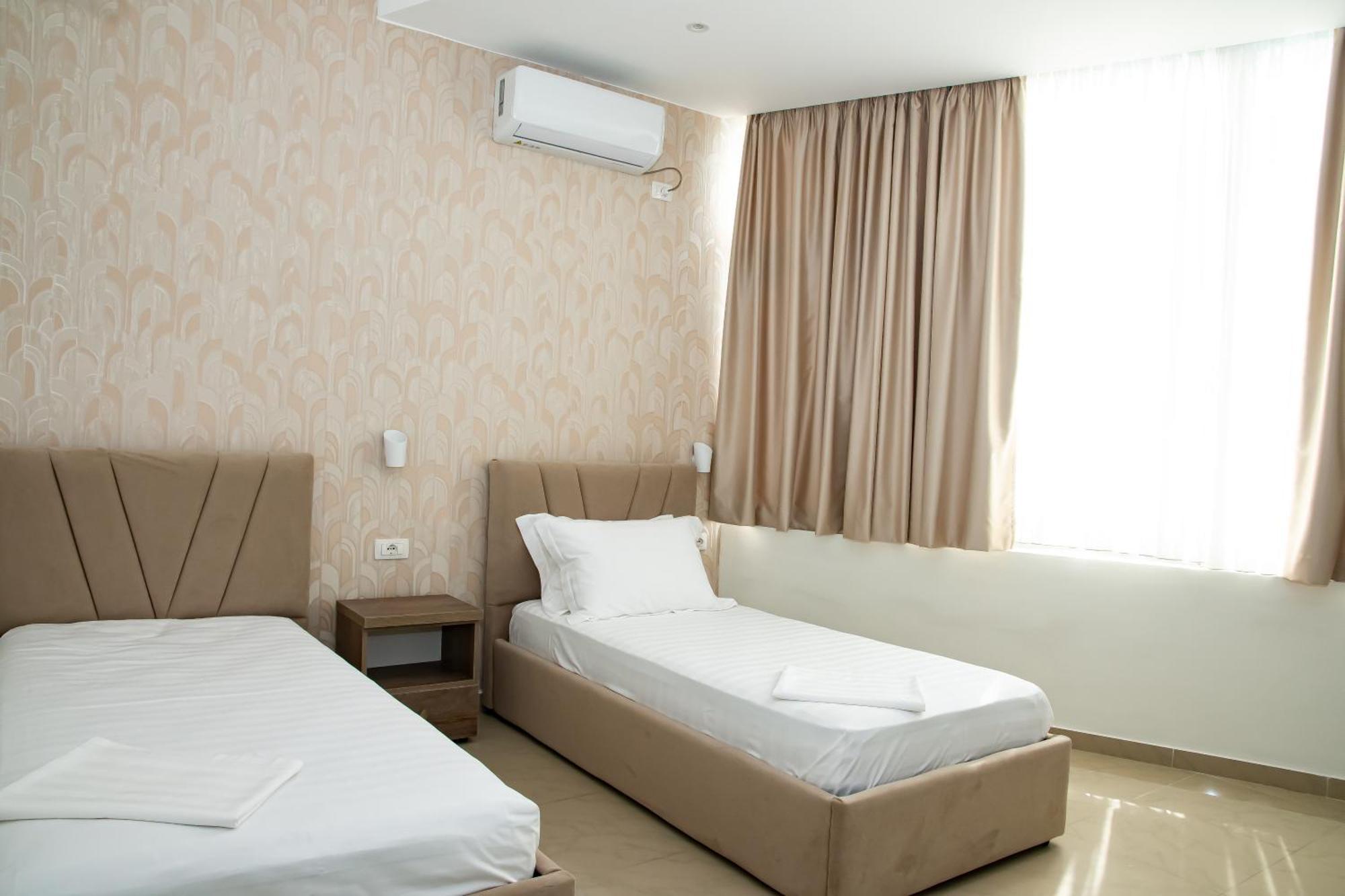 Alv Rent Rooms Vlore Ngoại thất bức ảnh