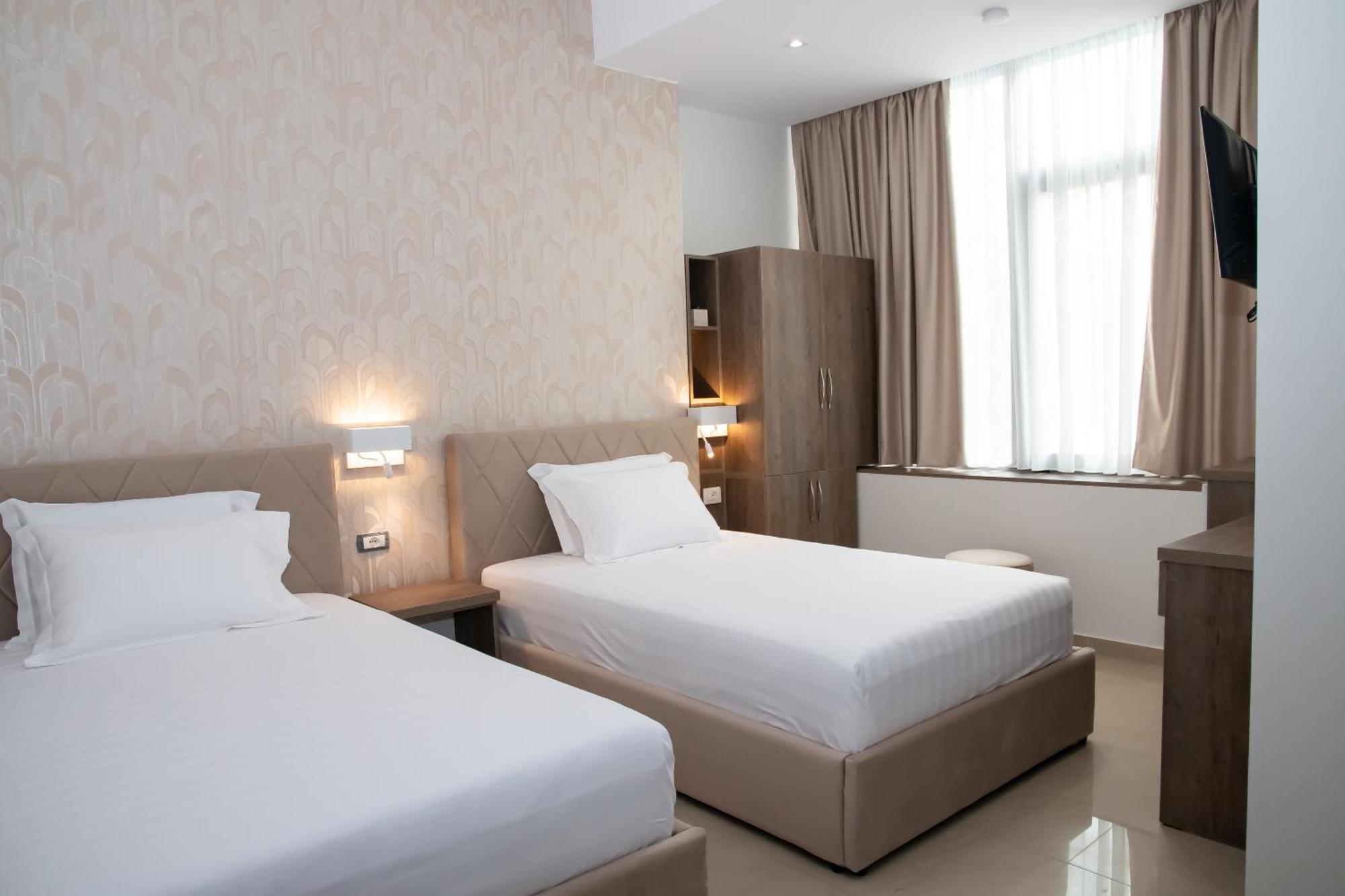 Alv Rent Rooms Vlore Ngoại thất bức ảnh