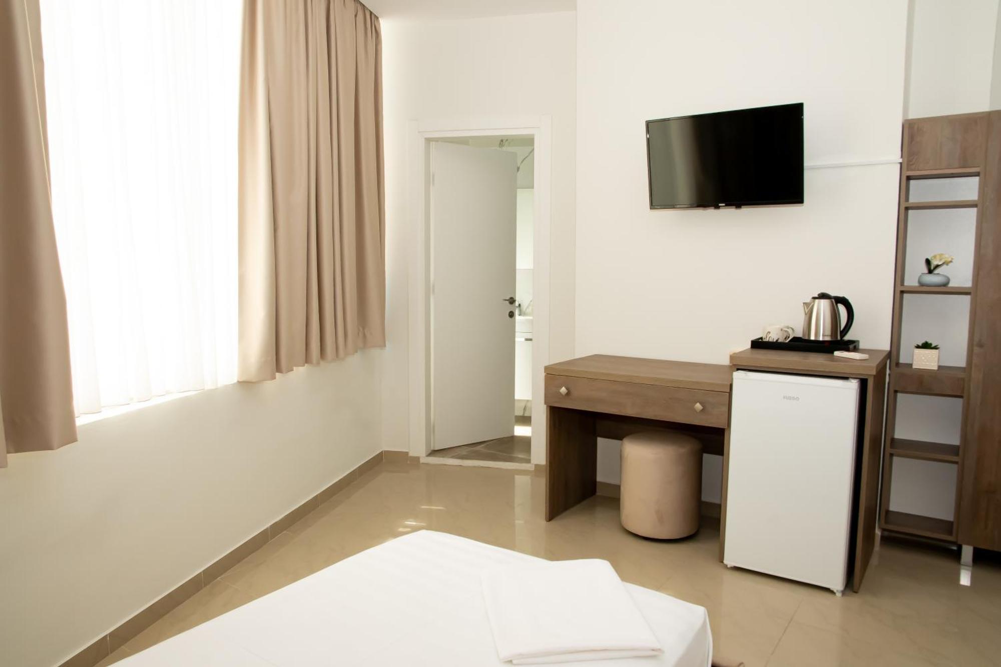 Alv Rent Rooms Vlore Ngoại thất bức ảnh