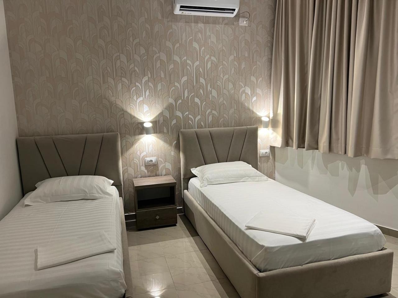 Alv Rent Rooms Vlore Ngoại thất bức ảnh