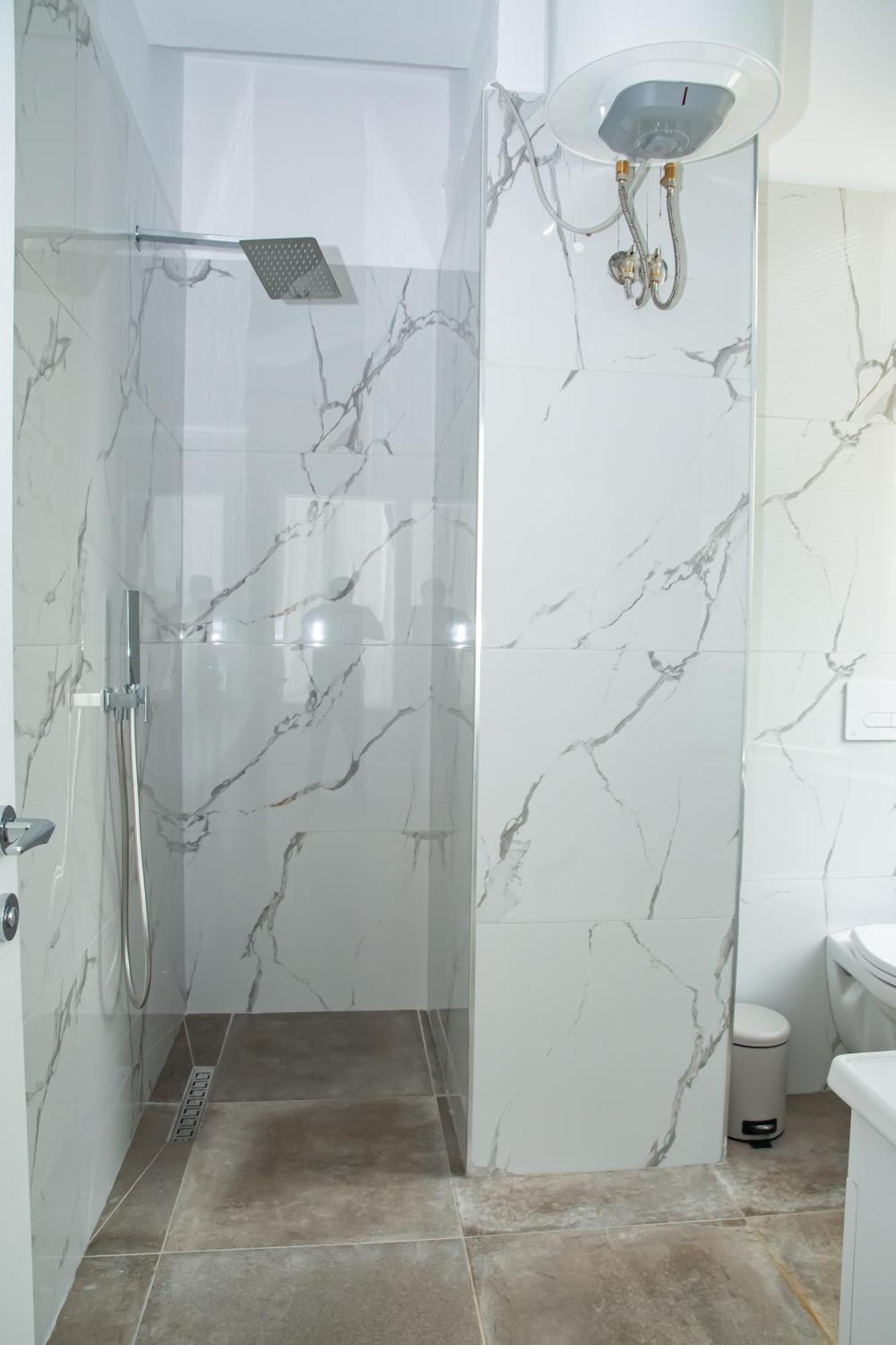Alv Rent Rooms Vlore Ngoại thất bức ảnh