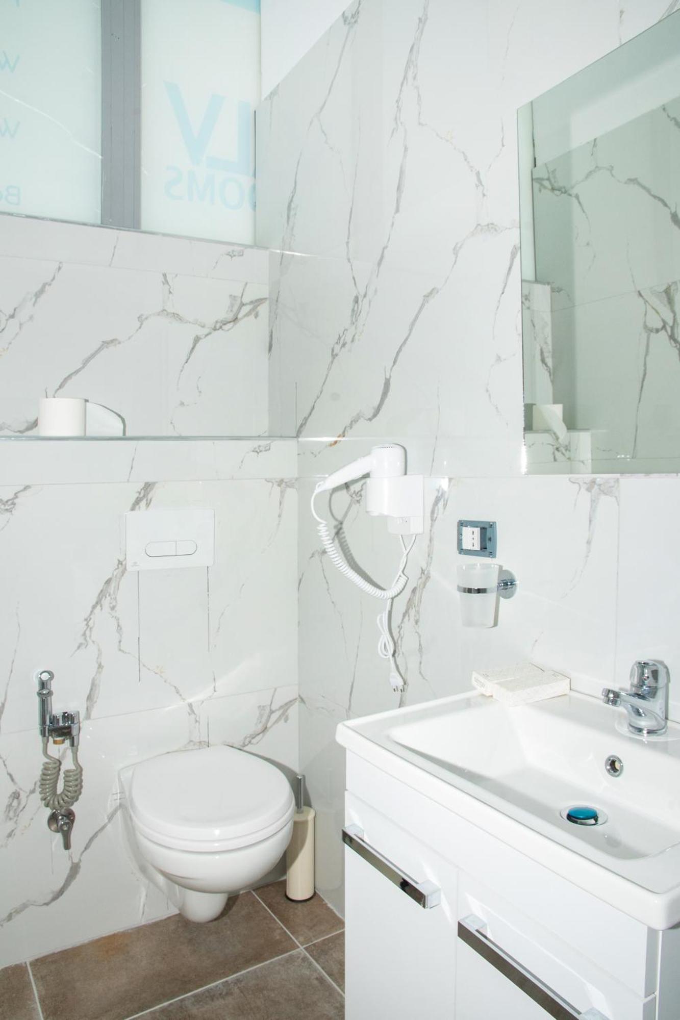 Alv Rent Rooms Vlore Ngoại thất bức ảnh