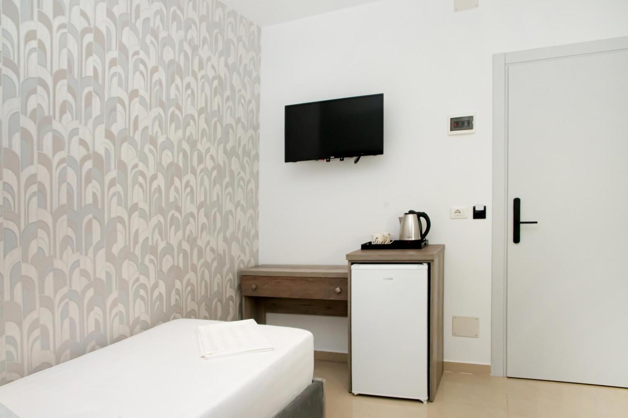 Alv Rent Rooms Vlore Ngoại thất bức ảnh