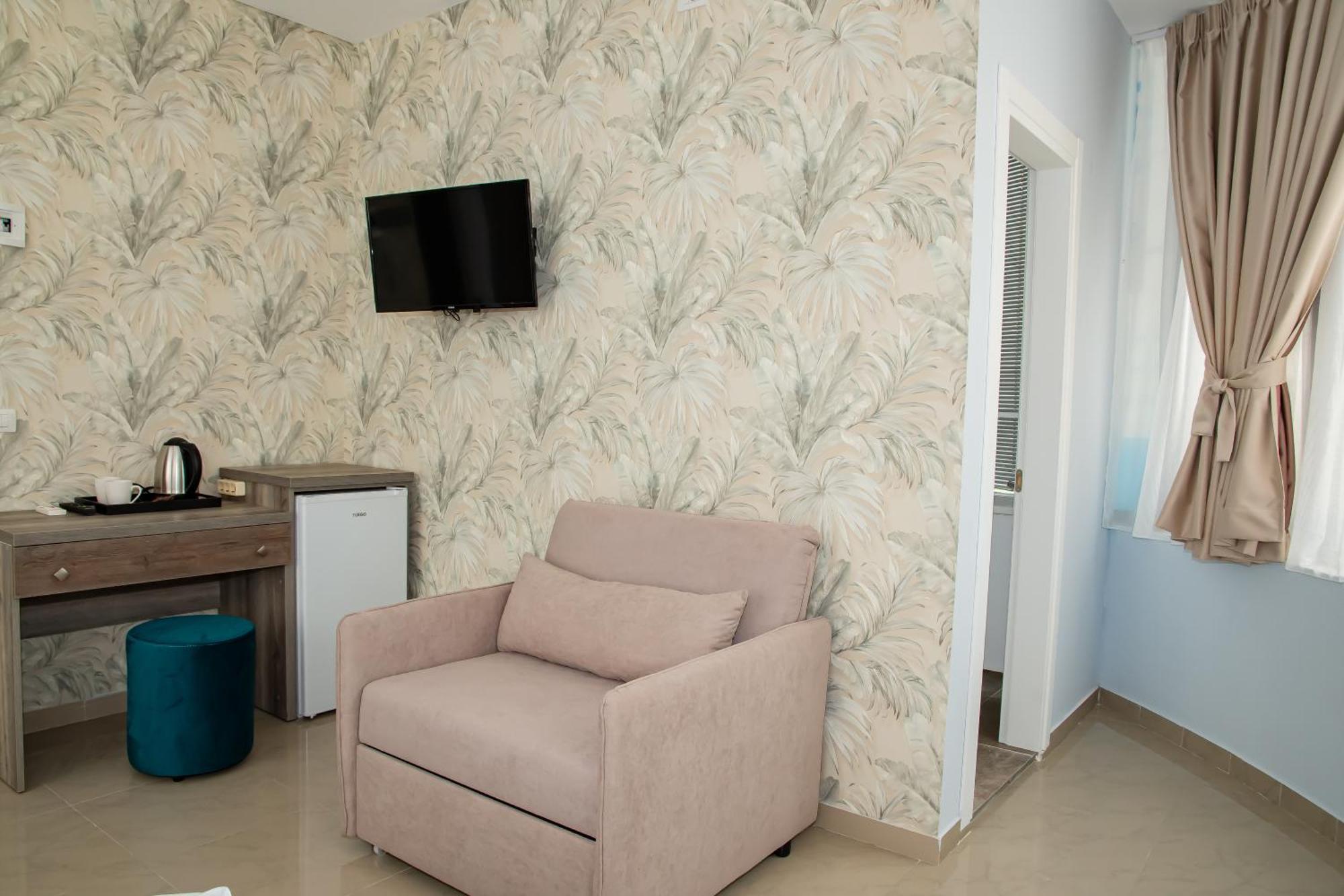 Alv Rent Rooms Vlore Ngoại thất bức ảnh