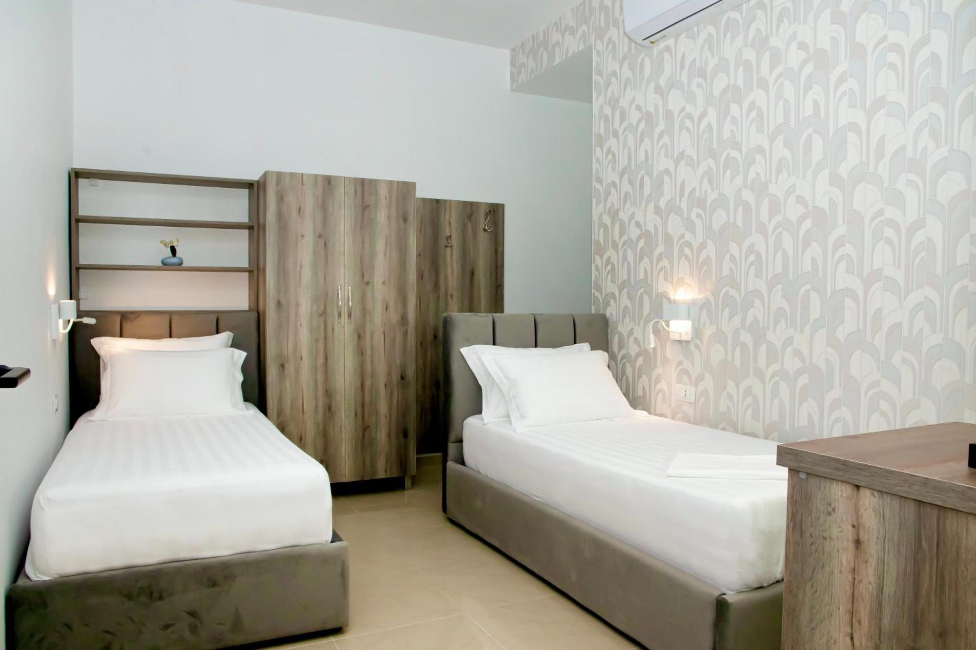 Alv Rent Rooms Vlore Ngoại thất bức ảnh