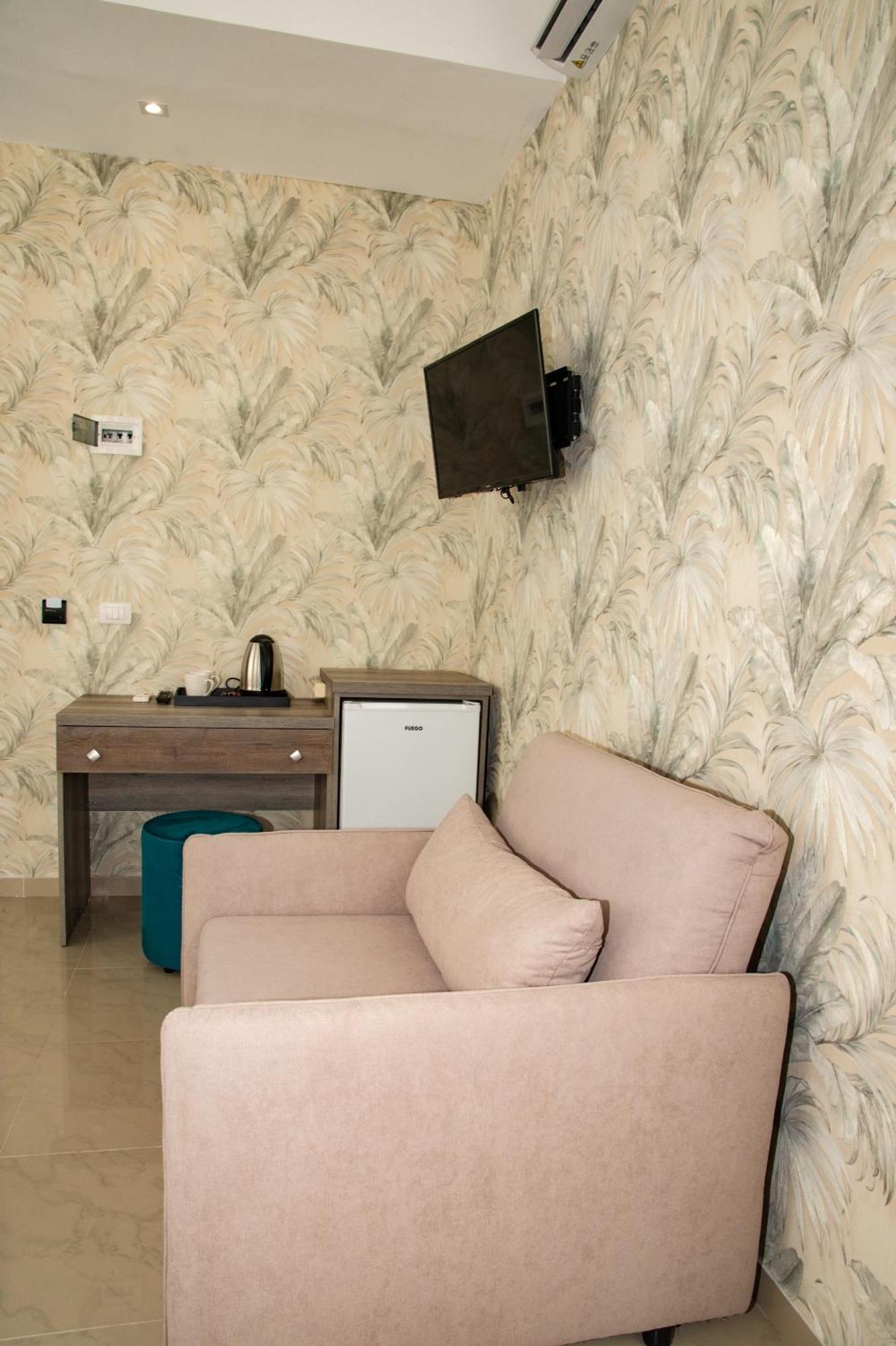 Alv Rent Rooms Vlore Ngoại thất bức ảnh